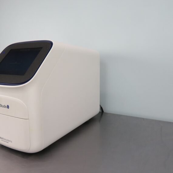 Thermo QuantStudio 5 Real-Time PCR System 4