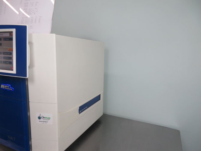 Thermo ViiA 7 Real-Time PCR System 2